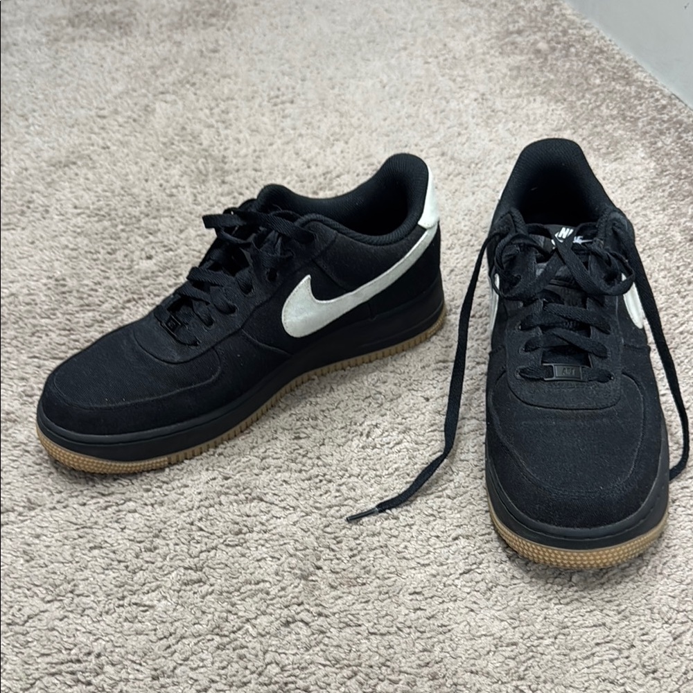 Nike Men's Black White Gum-sole Sneakers